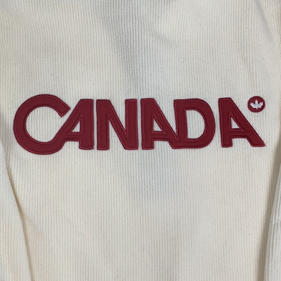 Hudson’s Bay Co. Olympic Canada 2010 Vancouver Boys 10/12 Pull Over Sweater - Picture 7 of 9